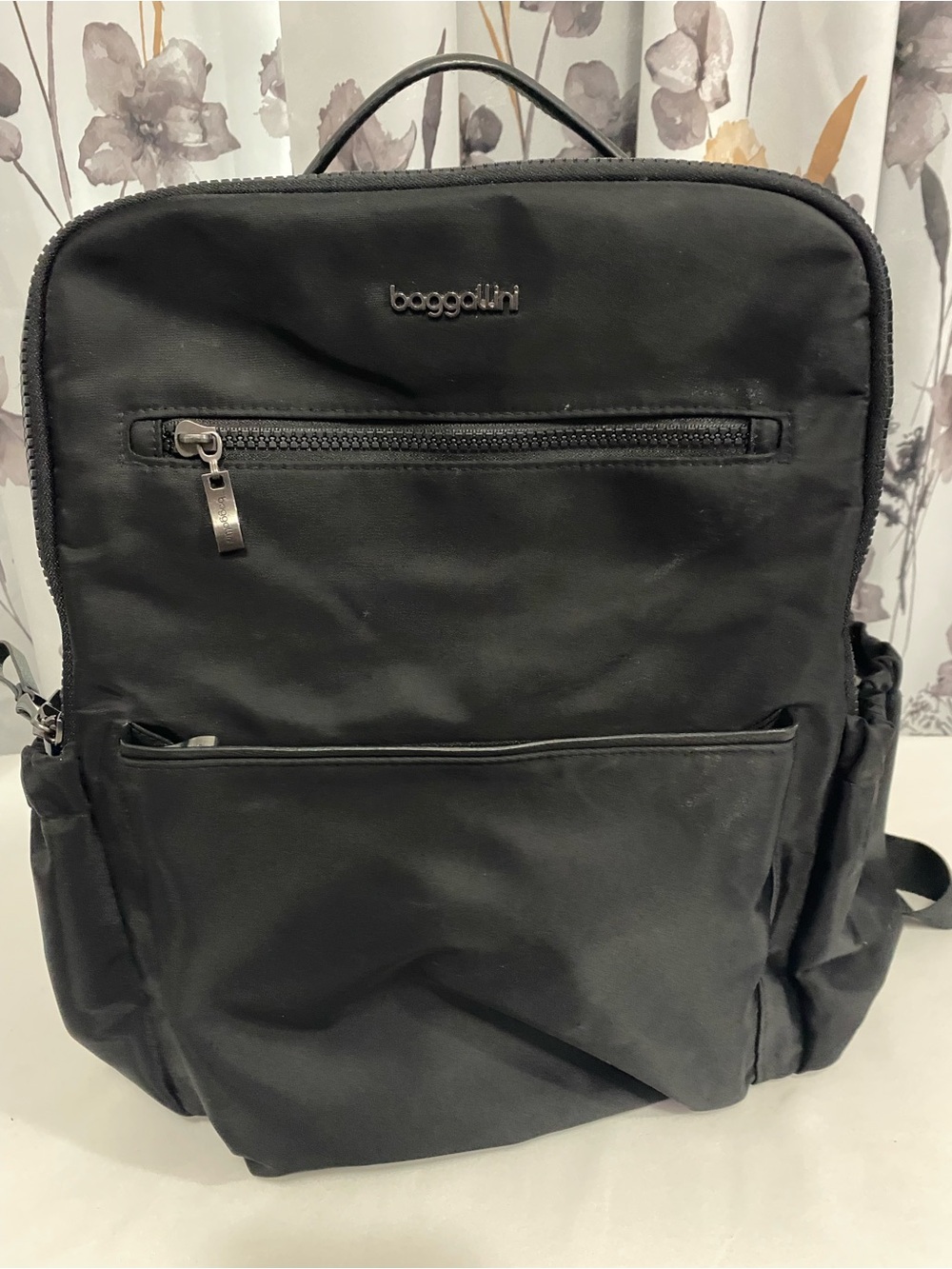 Women’s Black Medium Baggallini Nylon Backpack Laptop Bag Used